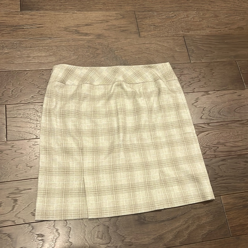 Tahari skirt